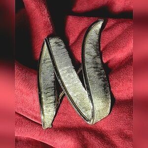 Crown Trifari Initial N Gold Tone Ribbon Brooch In Textured Cursive